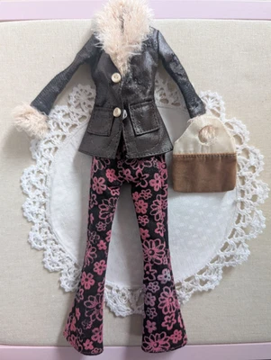 Barbie Beat Street Fashion Outfit - B8239.  Pre-owned check condition no shoes - Image 1 of 4