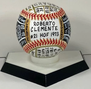 Roberto Clemente VCBC SuperStats LEGENDS ONL Baseball, Hand Painted, Pirates - Picture 1 of 11