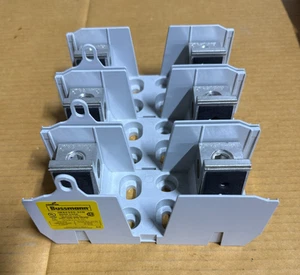 BUSSMANN JM60200-3CR 600V - 200A 3-POLE Fuse Block (ITEM#358) - Picture 1 of 7