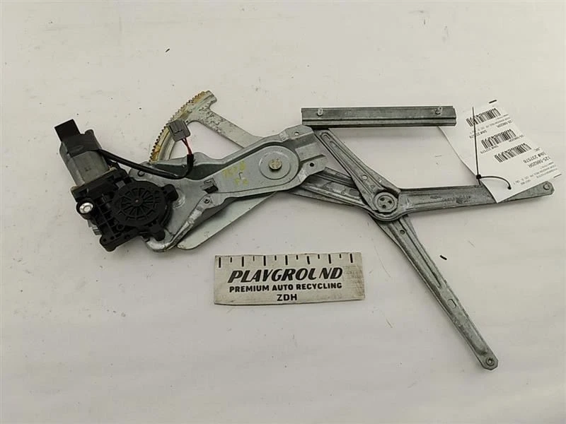 VOLVO 960 SEDAN Passenger Right Front Window Regulator Fits 1995 1996 1997 - Image 1 of 4