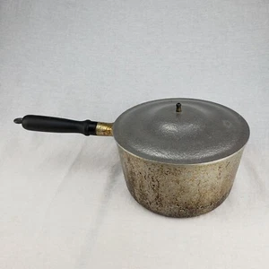 Vintage CLUB Aluminum Cookware Saucepan Pot w/ Lid Hammered USA Mid Mod Retro - Picture 1 of 11