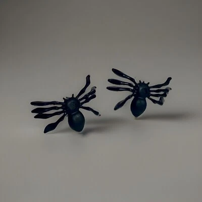 Aretes hechos a mano de araña negra novedad Halloween espalda libre de níquel Foto 1 de 2