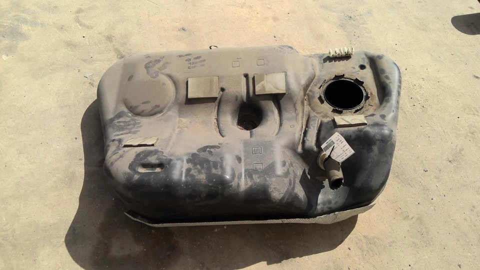 Used Fuel Tank fits: 2018 Ford Taurus 3.5L VIN 8 8th digit w/o police package FW Foto 1 de 4