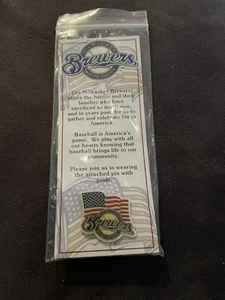 Milwaukee Brewers Lapel Pin American Flag USA Logo MLB Baseball Team Hat Pin - Picture 1 of 1