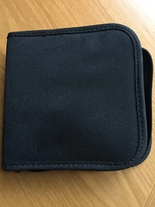 CD - CARRY CASE - BLACK ZIP UP - HOLDS 24 CDS - Photo 1/2