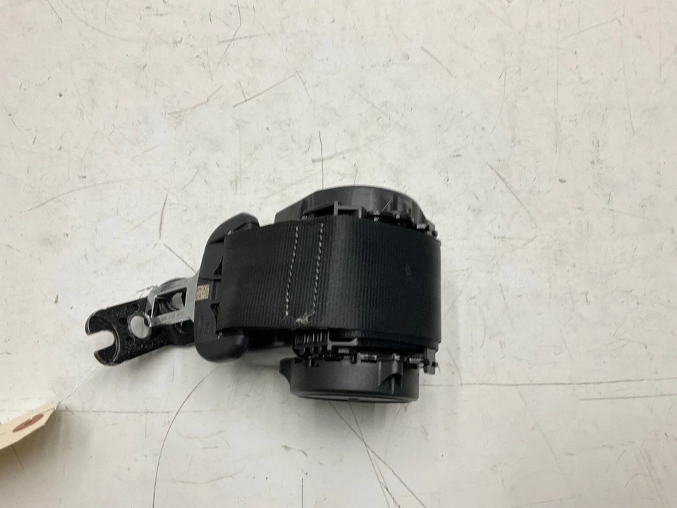 Volkswagen Golf 2015 lado del pasajero trasero segunda fila cinturón de seguridad retractor OEM Foto 1 de 4