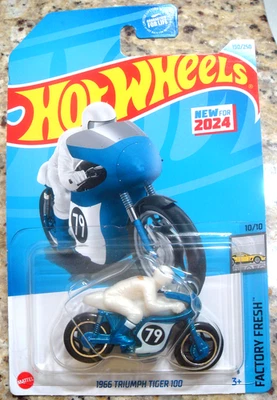 2024 风火轮工厂新鲜 #10/10 蓝色 1966 TRIUMPH TIGER 100 带白色 RIDER — 第 1/4 张图片