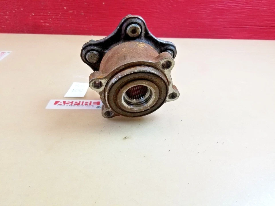 2013-2016 Nissan Pathfinder AWD Rear Left or Right Wheel Bearing Hub - Image 1 of 3