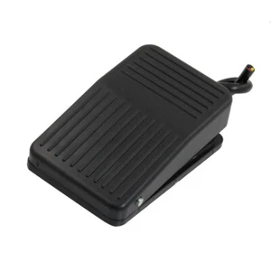 Antideslizante de plástico Pedal Base Interruptor de pie AC 220V 10A NO NC SPDT - Imagen 1 de 1