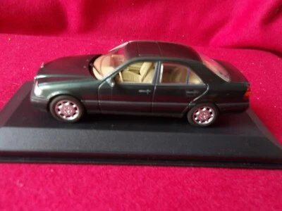 MINICHAMPS  Mercedes Benz C 220 1/43 - Photo 1/4