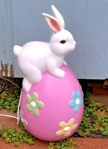 Nuevo Molde soplador de huevos florales rosas de conejo de 24 pulgadas iluminado con conejito de Pascua - Imagen 1 de 12