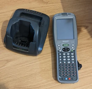Honeywell Dolphin 9900 + 9500-HBE / Barcode Scanner + Ladestation - Bild 1 von 6