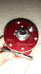 ABU Ambassadeur 2000 Vintage Casting Reel - Red & Ivory - Made in Sweden - Picture 1 of 6