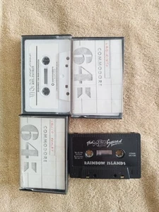 Lotto Cassette Commodore 64 Vic 20 Rainbow Island - Foto 1 di 2