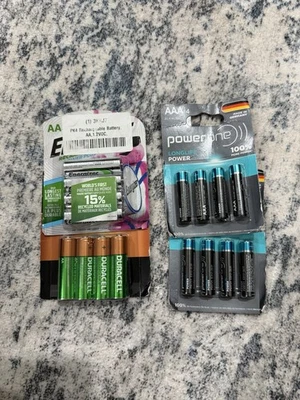 16 pilas Duracell (4) y energizador (4) recargables y 8 pilas AAA POWERONE Foto 1 de 4