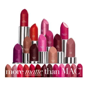 Avon True Colour Lipstick PERFECTLY MATT Lip Color Stick Hydrating SPF15 - Picture 1 of 11