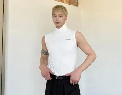 Men's Fashion Summer Turtle Neck Metal Decor Slim Sleeveless Vest Youth T-shirt - Image 1 of 4