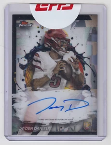 2024 TOPPS FINEST JAYDEN DANIELS COMMANDERS RC AUTO AUTOGRAPH ROOKIE SEALED - Bild 1 von 1
