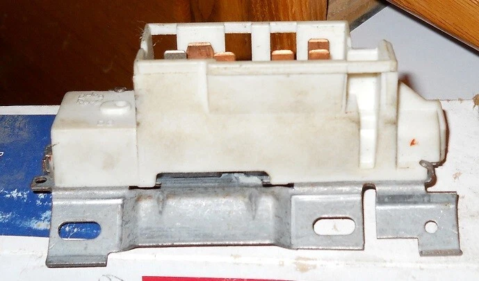 NOS 1983 - 92 雪佛兰 S10 82-86 科迈罗 85-91 卡车 N 倾斜点火开关 D1404B — 第 1/1 张图片