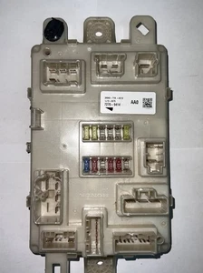 Unidad de caja de relé de fusibles de distribución de energía Acura MDX 2022-2024 38840TYAA012 - Imagen 1 de 2