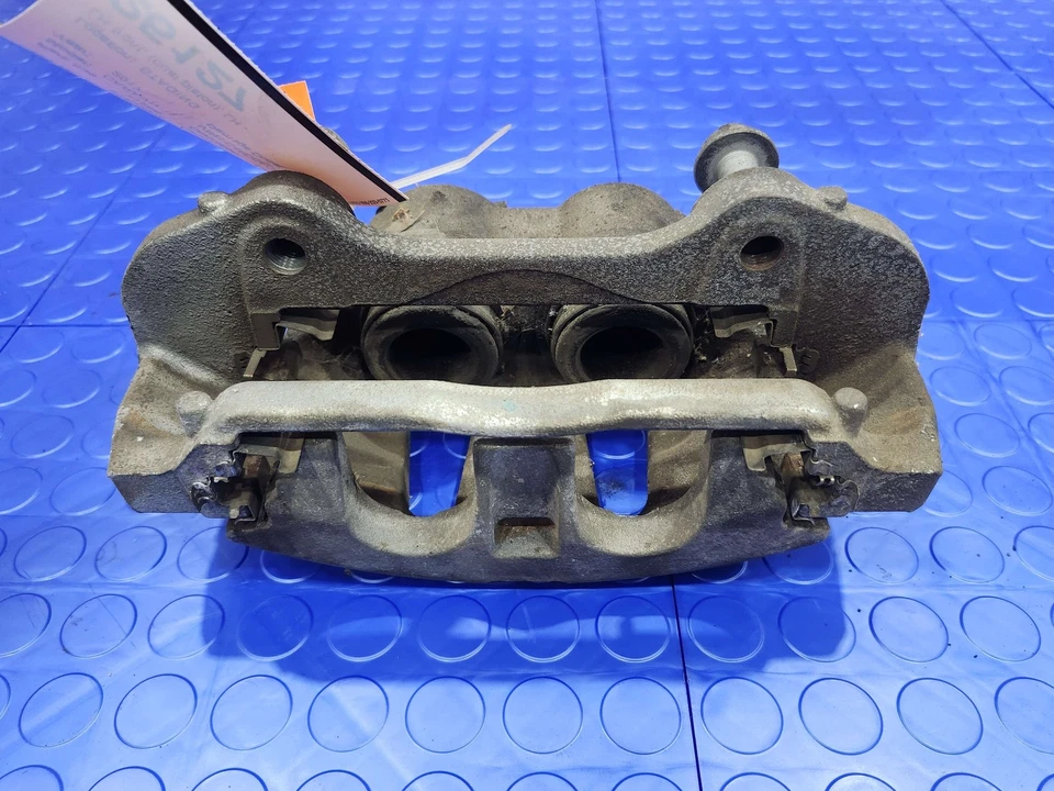 Pinza de freno delantera de doble pistón para Dodge Grand Caravan 12-20 lado del conductor izquierdo OEM Foto 1 de 4