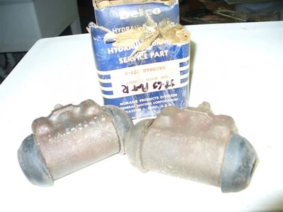 1938-1956 Cadillac Buick rear wheel cylinders PAIR nos 5450468 - Image 1 of 2