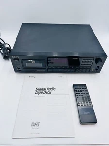 Cubierta de cinta de audio digital Sony DTC 700 de colección - piezas DAT sin probar MANUAL REMOTO - Imagen 1 de 17