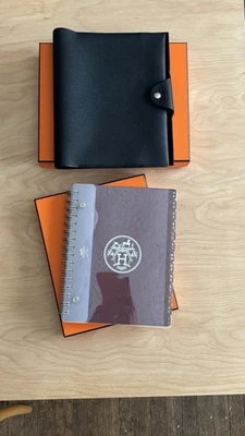 Cubierta para cuaderno Hermes Ulysse GM negra nueva sin usar nueva en caja recarga de libreta de direcciones Hermes Foto 1 de 4