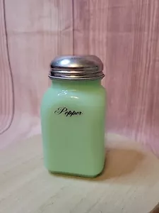 McKee Square Green Jadeite Pepper Shaker 1930's - Picture 1 of 15