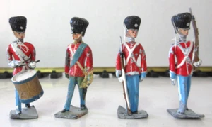 4 METAL RED COAT SOLDIERS heads are loose - Imagen 1 de 3