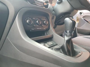 Ford Ka+ Zetec 1.2 gasolina manual 2018-2022 palanca de cambios moldura envolvente - Imagen 1 de 10