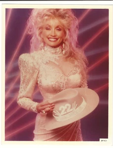 Dolly Parton 8 x 10 Color Photo DP1C1 - Picture 1 of 3