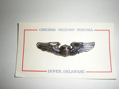 BONITA REPRODUCCIÓN DE ALAS DE PILOTO USAAF MINIATURA SEGUNDA GUERRA MUNDIAL - PLATA OXIDADA CON PASADOR Foto 1 de 2