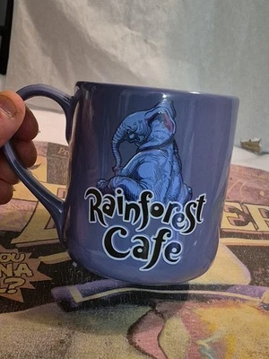 Rainforest Café TUKI MAKEETA Elefante Púrpura 16 OZ. Taza de café de cerámica  Foto 1 de 4
