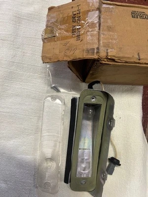 Nuevo de Lote Antiguo MoPar 1963 Chrysler 300 lado del conductor montaje de lámpara de respaldo PN 2243161 Foto 1 de 2