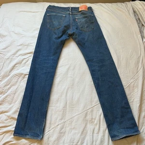 LEVIS 501XX Jeans Uomo 32x34 Bottone Fly Rivettato Denim Blu Casual USA Originale - Foto 1 di 15