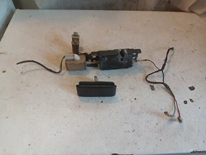 1984-85 ? Serrure de serrure de hayon arrière Mazda FB RX7 RX-7 non testée - Photo 1/23