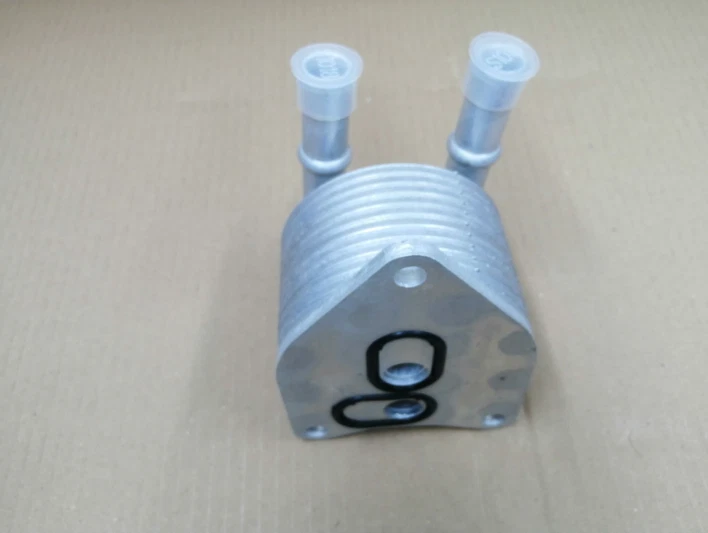 New OIL RADIATOR DS DS 3 DS 4 DS 4 II DS 5 DS 7 DS 9 For CITROEN BERLINGO - Image 1 of 4