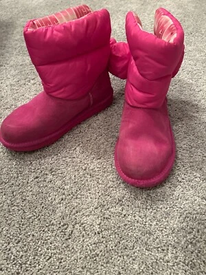 UGG 1130756K Bailey Bow Maxi Botas Longitud de Onda Rosa Caliente Talla 5/37 Niños Grandes Foto 1 de 4