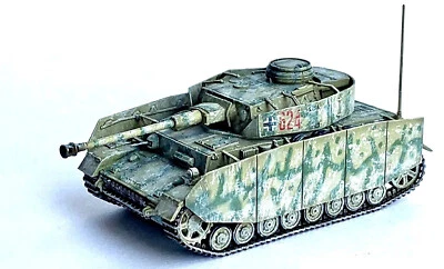 Cyber Hobby 1:72 German PzKpfw IV Ausf H Medium Tank w/ Schurzen Skirts DRR63261 - Image 1 of 2