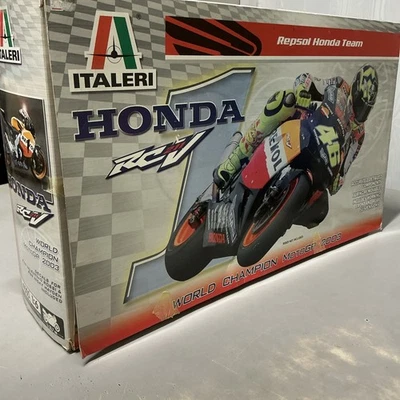 Italeri - HONDA RC211V 2003 - NUOVO PERFETTO - Kit Da Montare 1:6 #4505 MotoGP - Immagine 1 di 4