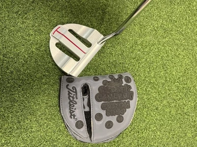 Custom Scotty Cameron Studio Select Kombi 33.25” with special markings and grip! - Image 1 of 4