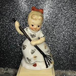 Vtg Shafford Girl W/ Red Bow Mother’s Helpers “Raking The Leaves” Figurine Japan - Picture 1 of 6