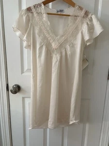 NWT Vintage Lily Of France Nightgown Night Dress Pearl Lace Ribbon Satiny Medium - Picture 1 of 11