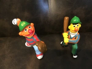 Muppets VINTAGE APPLAUSE SESAME STREET SET OF 2 BERT AND ERNIE BASEBALL - Picture 1 of 5
