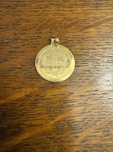 RARO COLGANTE VINTAGE GRABADO EN ORO 14K, COHASSET MA CLUB DE GOLF 2gm - Imagen 1 de 4