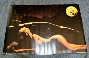 Póster de Sam Maxwell 1990 Sexy Rubia Desnuda Chica Noche Luna Llena Tendencias Canadá En muy buena condición - Imagen 1 de 1