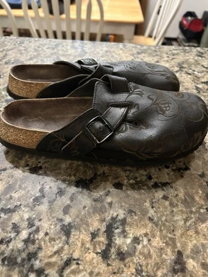 Papillio Birkenstock Boston Clog 深棕色带花卉图案女式 39 码 — 第 1/4 张图片