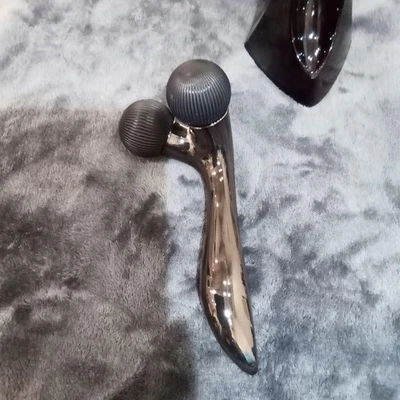 MDNA SKIN Onyx Black Face Skin Care Beauty Roller MTG Carbon From Japan - Image 1 of 4