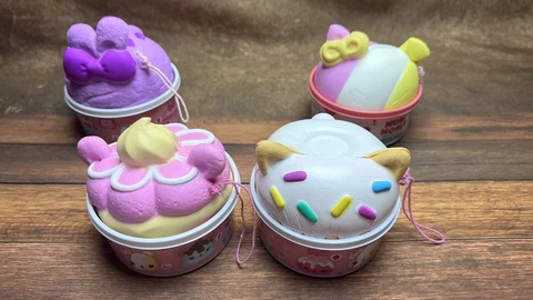 Num Noms Smooshcakes SQUISHY LOT 4 PRE-OWNED, still strong scented!! Cover